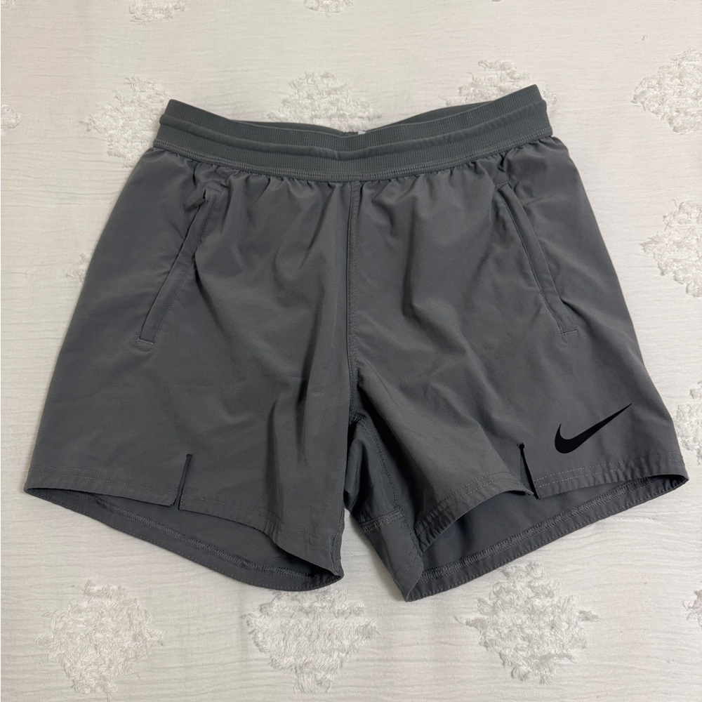 Nike Men's Gray Athletic Shorts